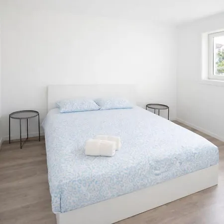 Cozy In Nova De Gaia Διαμέρισμα